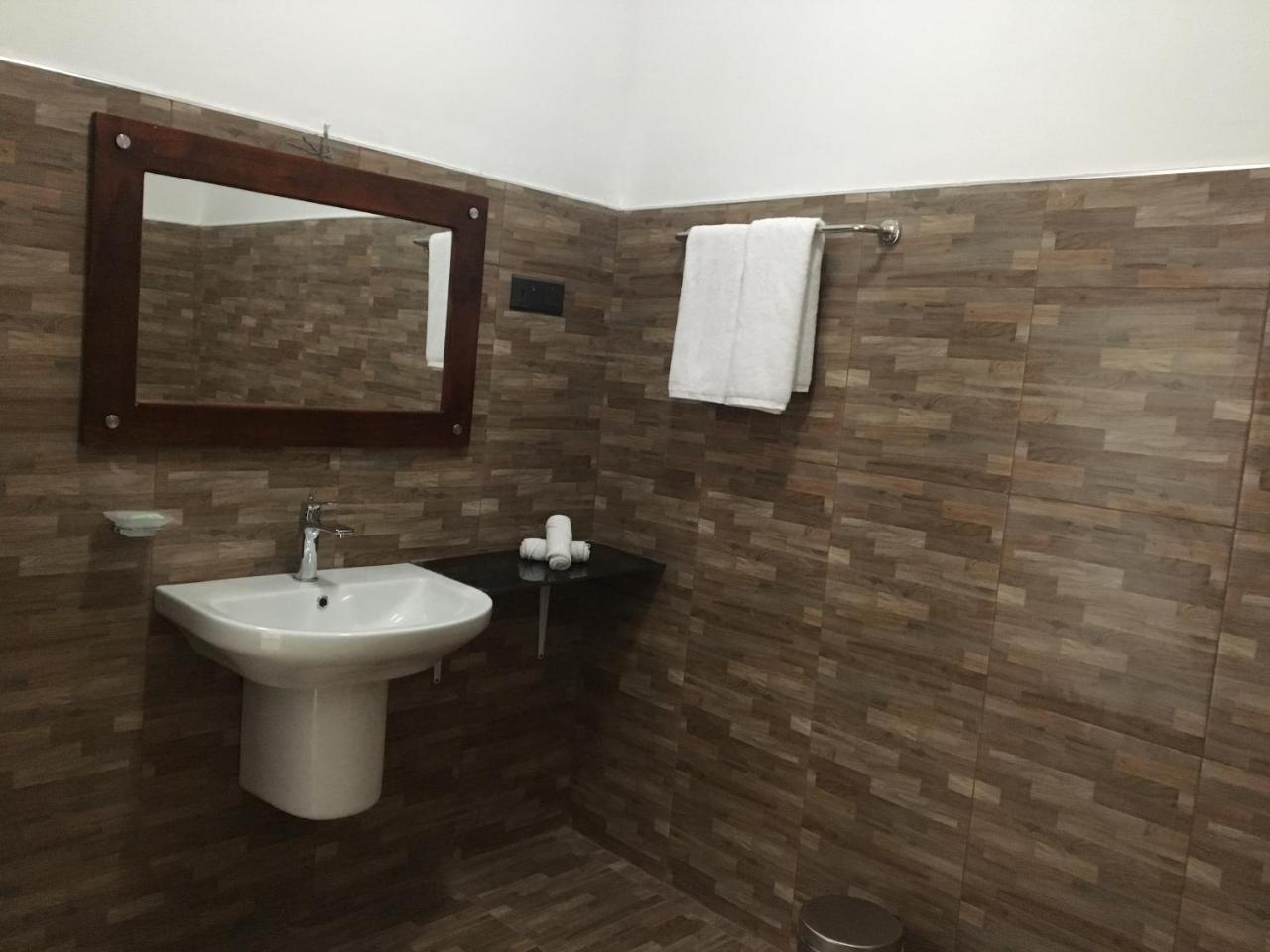 Ella Silloam Vila Exterior foto